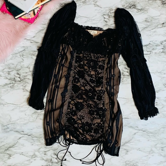 For Love And Lemons Dresses & Skirts - For Love and Lemons 🍋 Monroe Mini